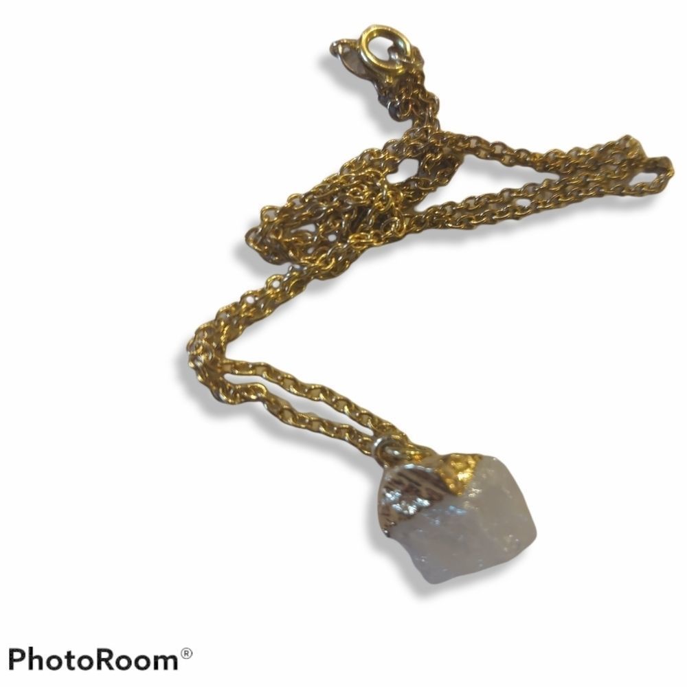 Rin's Unique Boutique - Handmade - Quartz Necklace